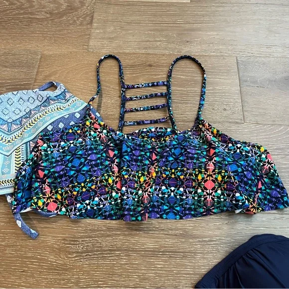 Women’s Colorful Bikini Swimsuit Bundle Set Size M-L - Picture 9 of 12